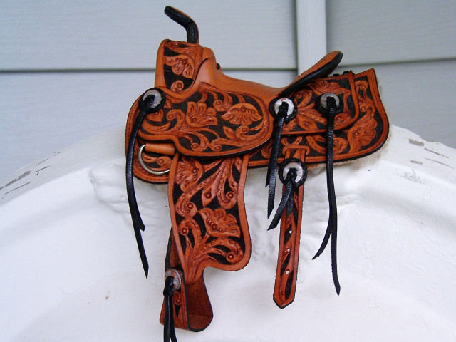 Mini Saddle